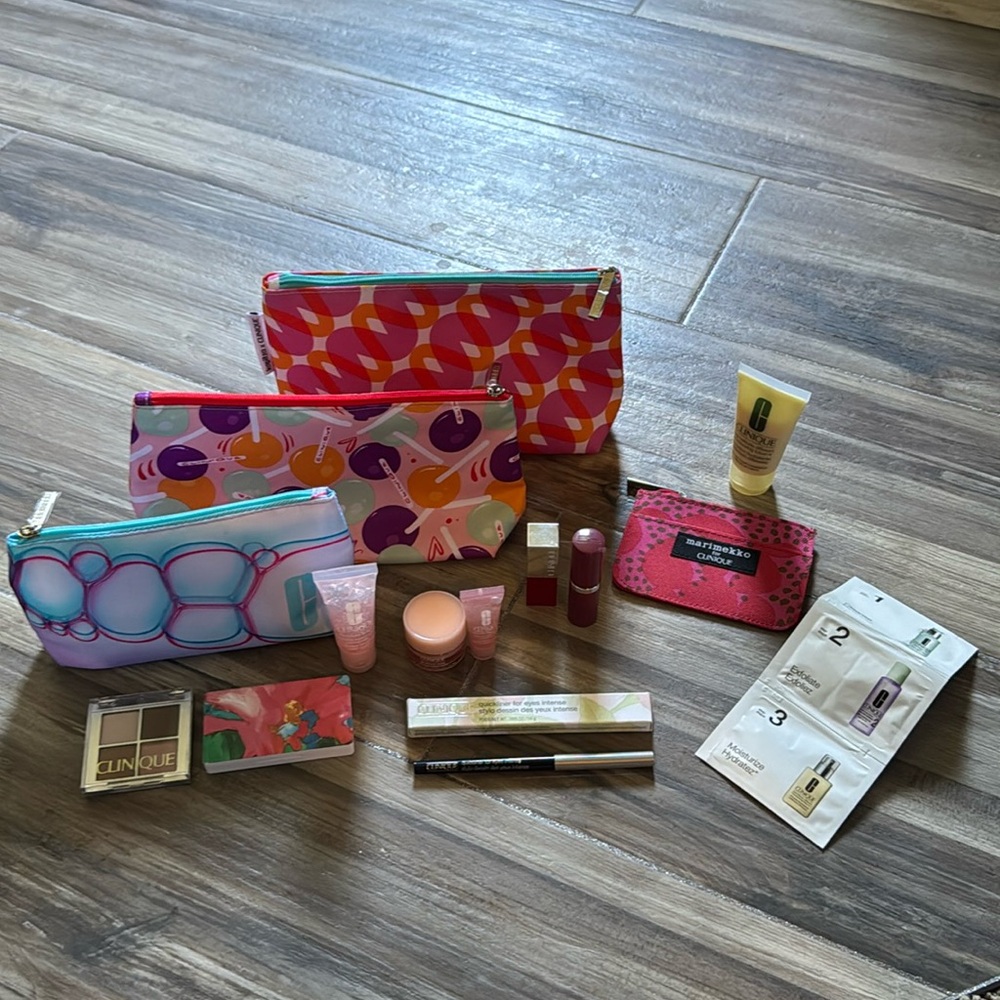 Mix & Match CLINIQUE skincare/make-up Bundles